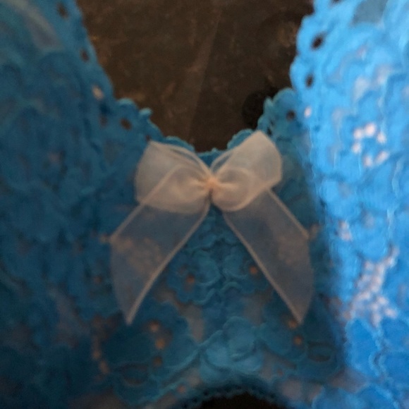 Unique blue color bra size 38B - Picture 8 of 9